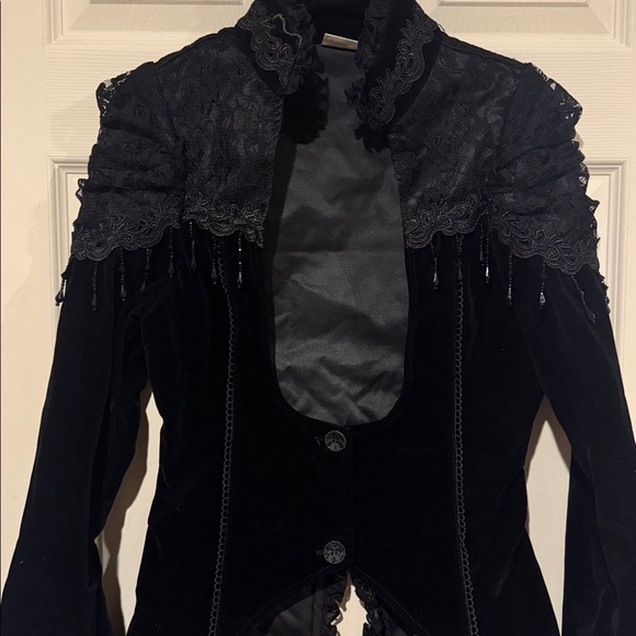 Spirit of Halloween victorian vampire jacket - Picture 6 of 6